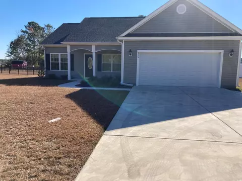 946 Log Cabin Rd, Loris, SC 29569