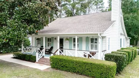 71 Great Lakes Rd, Pawleys Island, SC 29585