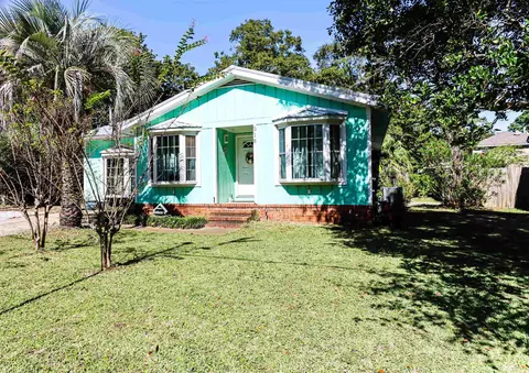 518 Maple Dr, Surfside Beach, SC 29575