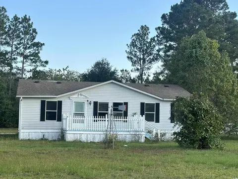 637 Wren St, Loris, SC 29569