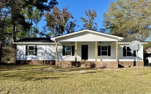 1044 Levi St, Manning, SC 29102