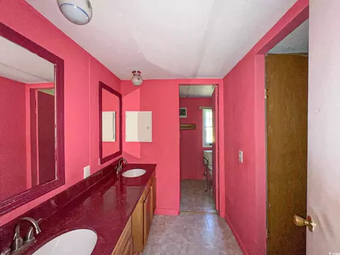 Bath - 2911 Mount Olive Rd, Loris, SC 29569 photo 1 of 2
