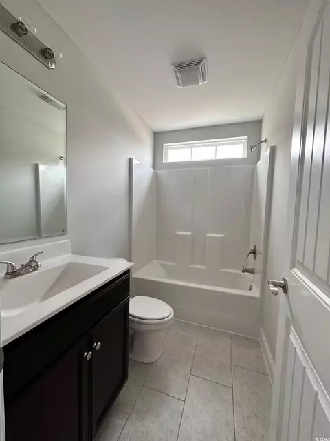 Bath - 910 Padgett Ln, Conway, SC 29526 photo 3 of 3