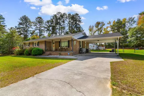 631 Gilchrist Rd, Mullins, SC 29574