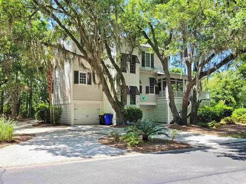18 Spinnacle Ct, Pawleys Island, SC 29585