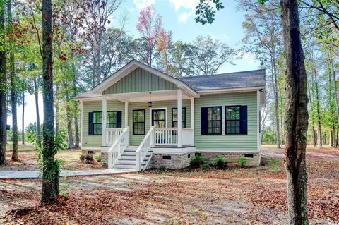 1409 Woodhaven Rd, Latta, SC 29565