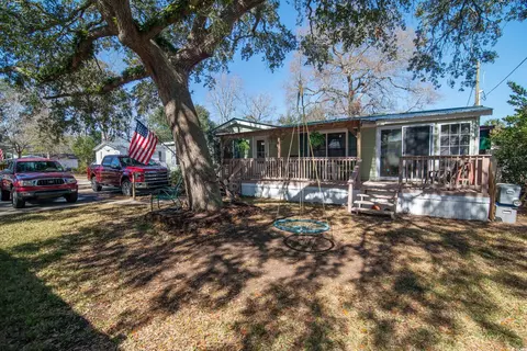 538 Calhoun Dr, Murrells Inlet, SC 29576