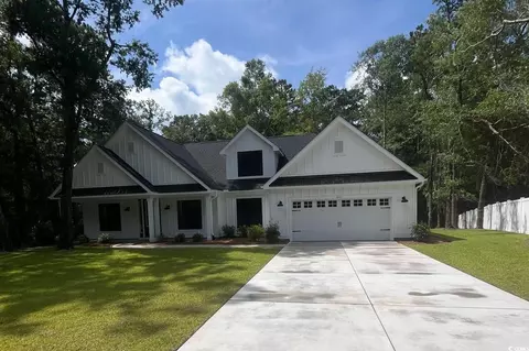 681 Hawthorn Dr, Pawleys Island, SC 29585
