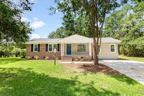 415 Apple Valley Rd, Loris, SC 29569