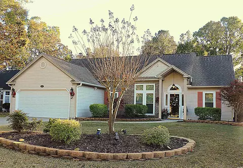1605 Wood Thrush Dr, Murrells Inlet, SC 29576
