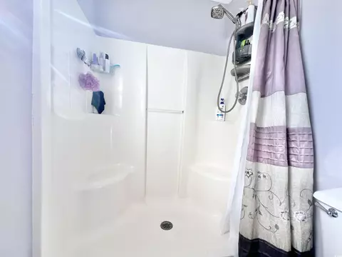 Bath - 423 Ocean Palms Dr, Surfside Beach, SC 29575 photo 4 of 6