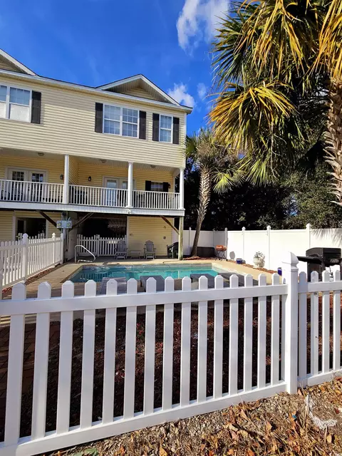 111 S Pinewood Dr, Surfside Beach, SC 29575