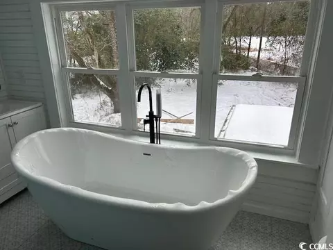 Bath - 2708 Main St, Loris, SC 29569 photo 6 of 7