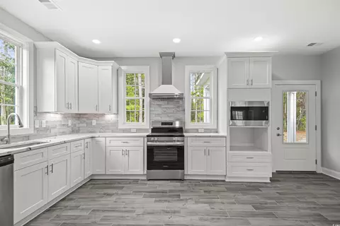 Kitchen - 5575 Dinkler Ave, Loris, SC 29569 photo 2 of 2