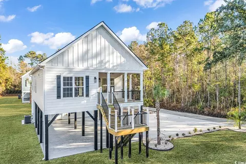 33 Captains Pl, Murrells Inlet, SC 29576