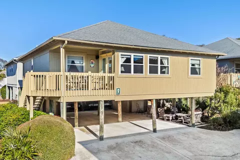 9503 Queens Ct, Myrtle Beach, SC 29572