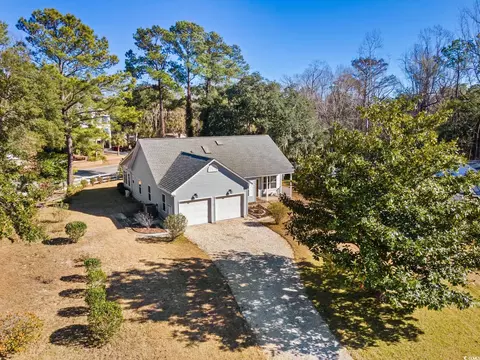 3 Navigators Dr, Pawleys Island, SC 29585