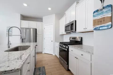Kitchen - 5371 Knobcone Loop #B, Myrtle Beach, SC 29577 photo 3 of 5