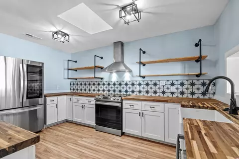 Kitchen - 1600 Gibson Ave, Myrtle Beach, SC 29575 photo 5 of 7