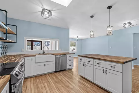 Kitchen - 1600 Gibson Ave, Myrtle Beach, SC 29575 photo 7 of 7