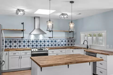 Kitchen - 1600 Gibson Ave, Myrtle Beach, SC 29575 photo 3 of 7