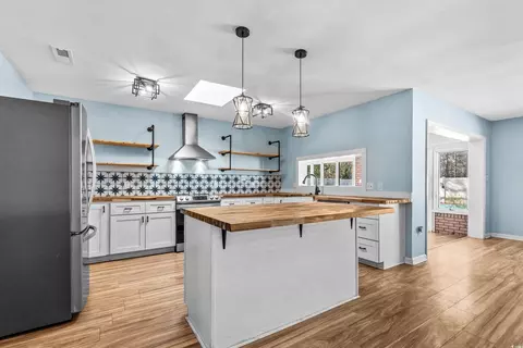 Kitchen - 1600 Gibson Ave, Myrtle Beach, SC 29575 photo 2 of 7