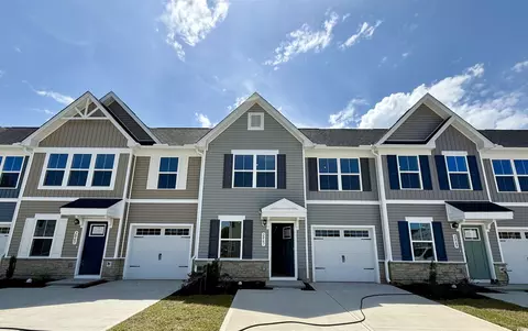 2067 NW Parow Ln NW #C, Calabash, NC 28467