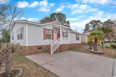 100 Kings Dr, Little River, SC 29566