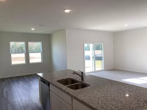 661 Castillo Dr, Loris, SC 29569 photo 4