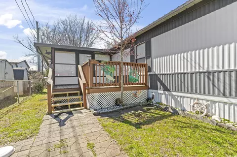 339 Woodland Dr, Murrells Inlet, SC 29576