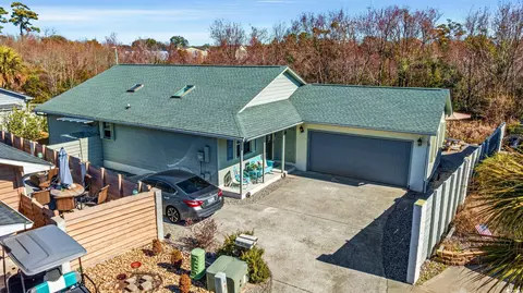 633 White Oak Ln, North Myrtle Beach, SC 29582
