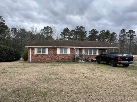 657 Mulberry Rd, Salters, SC 29590