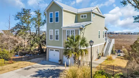 3 Half Shell Ct, Pawleys Island, SC 29585