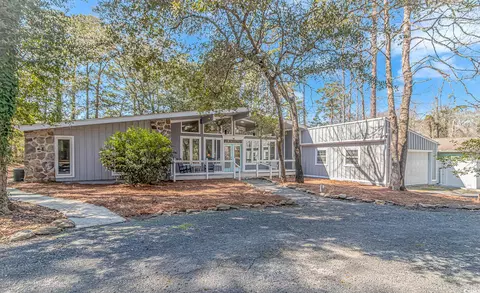 67 Massick Ln, Pawleys Island, SC 29585