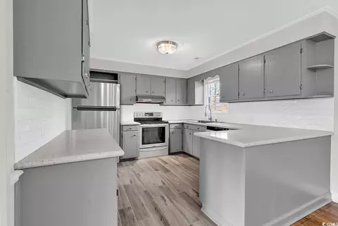 Kitchen - 4320 Stevens St, Loris, SC 29569 photo 1 of 5