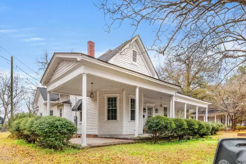 306 E Wine St, Mullins, SC 29574 photo 3