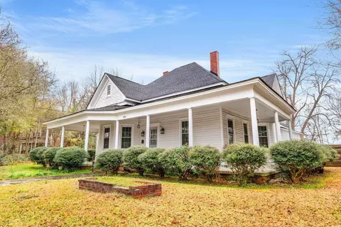 306 E Wine St, Mullins, SC 29574 photo 2