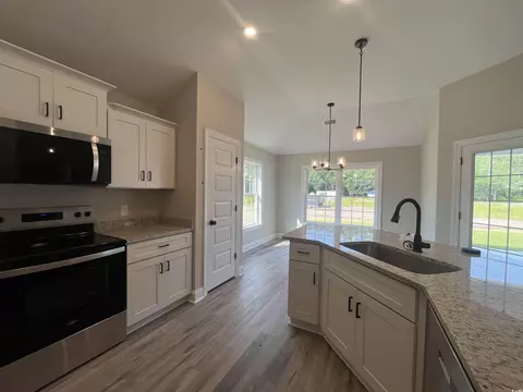 126 Palm Dr, Loris, SC 29569 photo 5