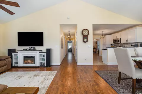 Entry Way - 115 Blue Pride Dr, Loris, SC 29569 photo 2 of 5