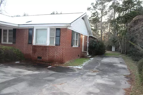Exterior - 205 Pine St, Latta, SC 29565 photo 3 of 7