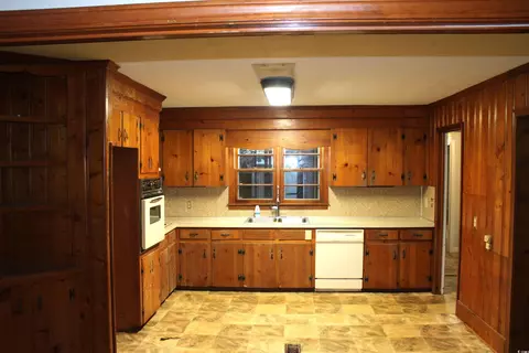Kitchen - 205 Pine St, Latta, SC 29565 photo 1 of 2