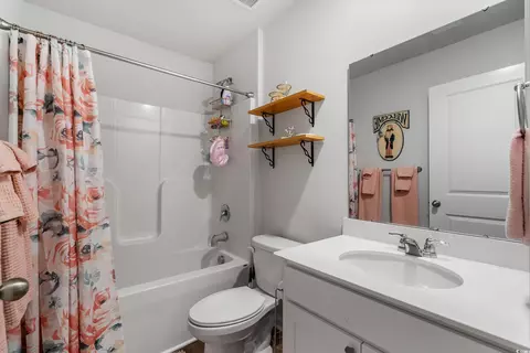 Bath - 914 Cherrystone Loop, Conway, SC 29526 photo 4 of 4