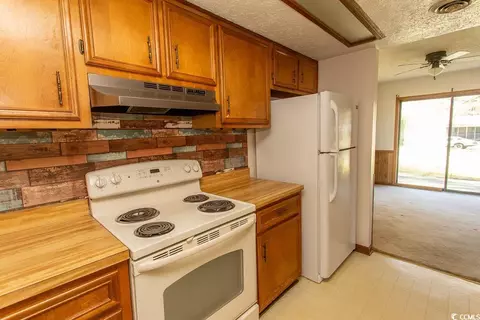 Kitchen - 103 Ebb Tide Harbour, Myrtle Beach, SC 29577 photo 3 of 3