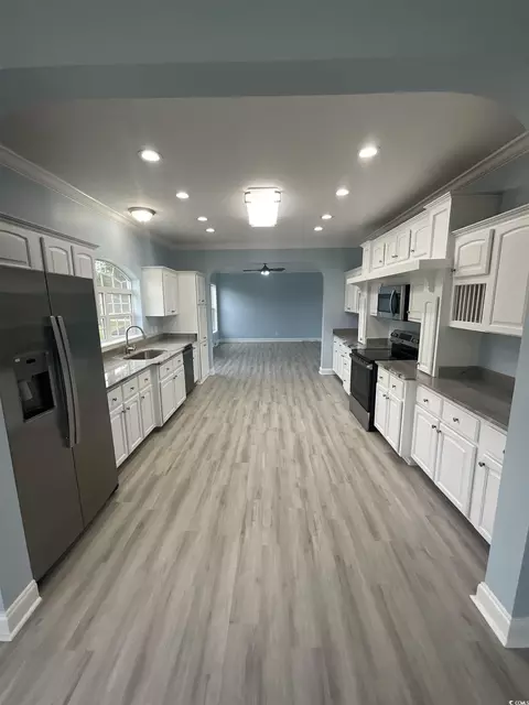 Kitchen - 3534 Carter Rd, Loris, SC 29569 photo 2 of 2