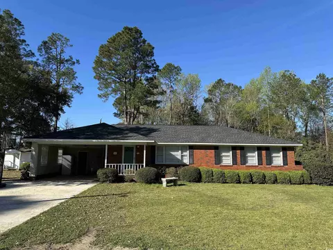61 Lakewood Dr, Andrews, SC 29510