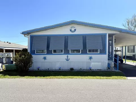 1696 E Lake Dr, Surfside Beach, SC 29575