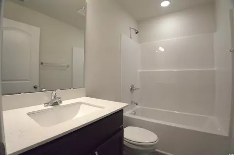 Bath - 1502 Hardwick Rd, Conway, SC 29526 photo 1 of 3