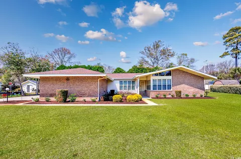 402 Colonial Cir, Myrtle Beach, SC 29572