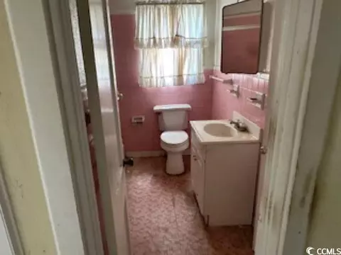 Bath - 1504 Chester St, Myrtle Beach, SC 29577 photo 1 of 1