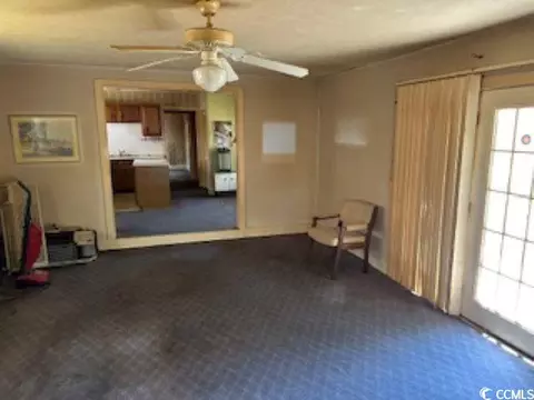 Living - 1504 Chester St, Myrtle Beach, SC 29577 photo 1 of 3